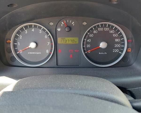 Сірий Хендай Гетц, об'ємом двигуна 1.6 л та пробігом 174 тис. км за 4500 $, фото 6 на Automoto.ua