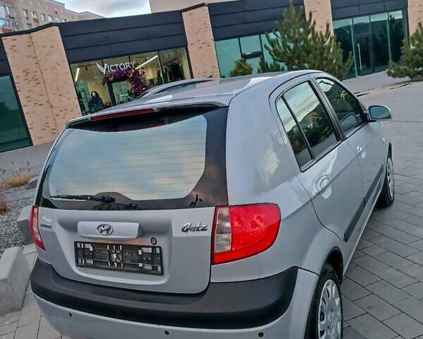 Серый Хендай Гетц, объемом двигателя 1.4 л и пробегом 98 тыс. км за 5700 $, фото 8 на Automoto.ua