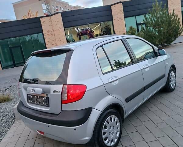 Серый Хендай Гетц, объемом двигателя 1.4 л и пробегом 98 тыс. км за 5700 $, фото 4 на Automoto.ua