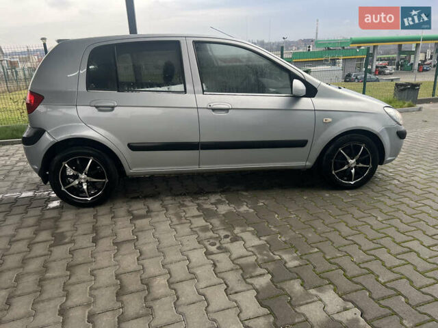 Серый Хендай Гетц, объемом двигателя 1.4 л и пробегом 189 тыс. км за 5350 $, фото 4 на Automoto.ua