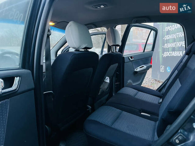 Серый Хендай Гетц, объемом двигателя 1.4 л и пробегом 119 тыс. км за 4800 $, фото 12 на Automoto.ua