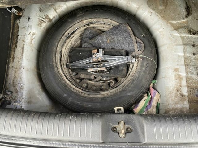 Серый Хендай Гетц, объемом двигателя 1.4 л и пробегом 300 тыс. км за 2600 $, фото 6 на Automoto.ua