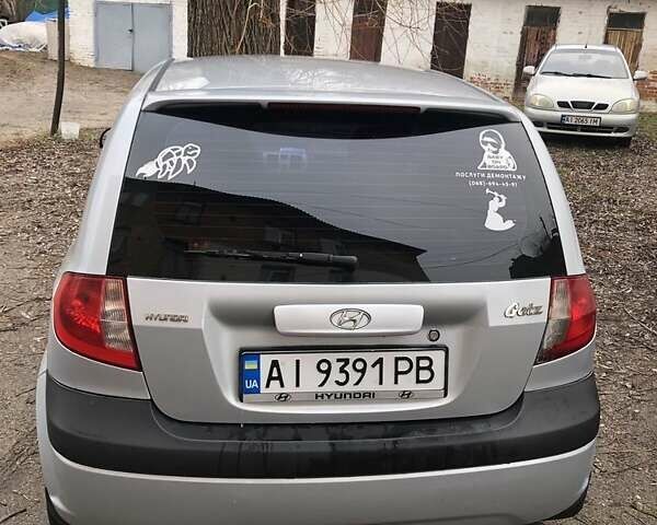 Серый Хендай Гетц, объемом двигателя 1.4 л и пробегом 280 тыс. км за 5000 $, фото 1 на Automoto.ua