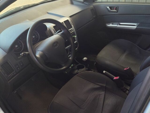 Сірий Хендай Гетц, об'ємом двигуна 1.4 л та пробігом 267 тис. км за 3500 $, фото 2 на Automoto.ua