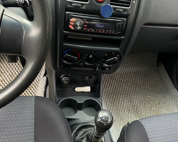 Серый Хендай Гетц, объемом двигателя 1.49 л и пробегом 260 тыс. км за 4450 $, фото 11 на Automoto.ua