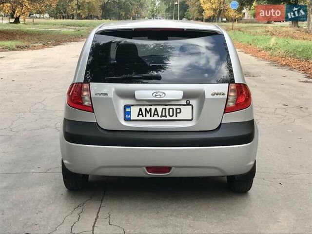 Серый Хендай Гетц, объемом двигателя 1.4 л и пробегом 124 тыс. км за 5990 $, фото 7 на Automoto.ua