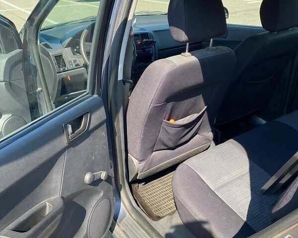 Сірий Хендай Гетц, об'ємом двигуна 1.4 л та пробігом 136 тис. км за 5500 $, фото 11 на Automoto.ua