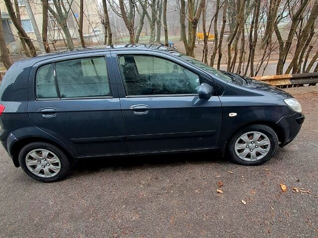 Серый Хендай Гетц, объемом двигателя 1.4 л и пробегом 177 тыс. км за 4900 $, фото 2 на Automoto.ua