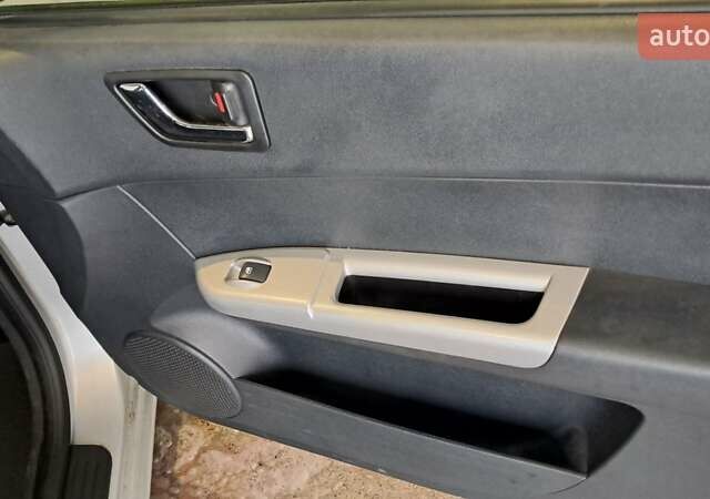 Серый Хендай Гетц, объемом двигателя 1.6 л и пробегом 137 тыс. км за 6000 $, фото 10 на Automoto.ua