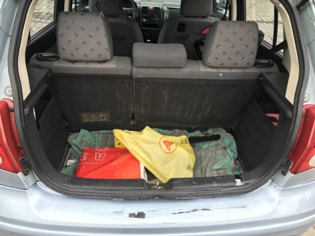 Синий Хендай Гетц, объемом двигателя 1.1 л и пробегом 300 тыс. км за 3500 $, фото 7 на Automoto.ua