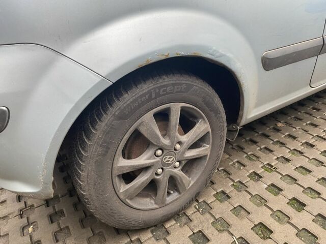 Синий Хендай Гетц, объемом двигателя 1.1 л и пробегом 298 тыс. км за 2800 $, фото 4 на Automoto.ua