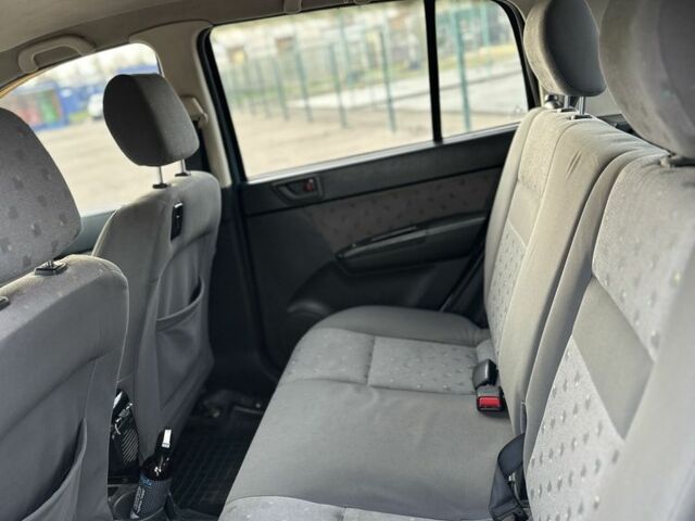 Синий Хендай Гетц, объемом двигателя 1.3 л и пробегом 259 тыс. км за 3850 $, фото 8 на Automoto.ua