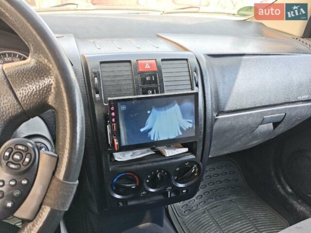 Синий Хендай Гетц, объемом двигателя 1.09 л и пробегом 176 тыс. км за 2500 $, фото 5 на Automoto.ua
