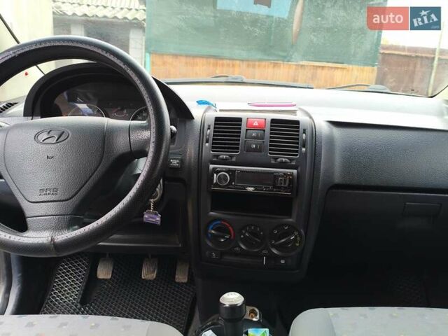Синий Хендай Гетц, объемом двигателя 1.3 л и пробегом 317 тыс. км за 3800 $, фото 7 на Automoto.ua