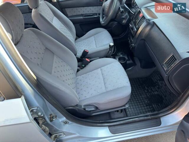 Синий Хендай Гетц, объемом двигателя 1.3 л и пробегом 122 тыс. км за 3850 $, фото 4 на Automoto.ua