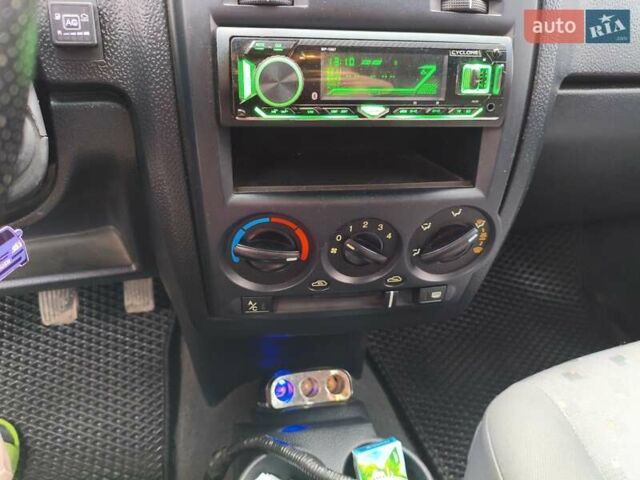 Синий Хендай Гетц, объемом двигателя 1.3 л и пробегом 317 тыс. км за 3800 $, фото 5 на Automoto.ua