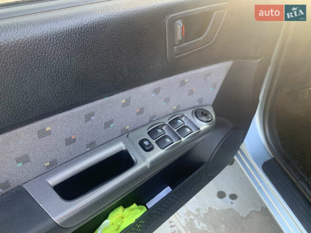 Хендай Гетц 2005 в Киеве на Automoto.ua Синий Хендай Гетц, объемом двигателя 1.4 л и пробегом 199 тыс. км за 4200 $, фото 27 на Automoto.ua