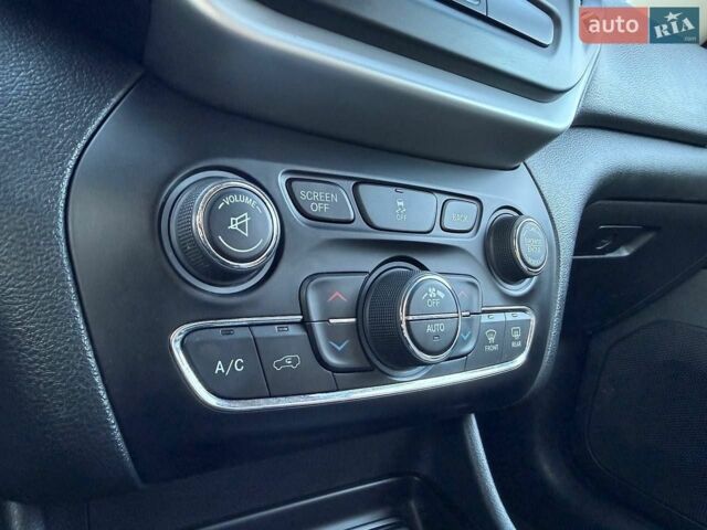 Синий Хендай Гетц, объемом двигателя 1.3 л и пробегом 210 тыс. км за 3500 $, фото 6 на Automoto.ua