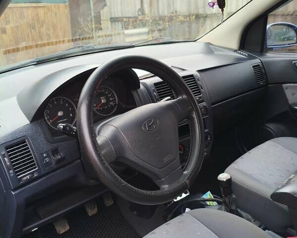 Синий Хендай Гетц, объемом двигателя 1.3 л и пробегом 317 тыс. км за 3800 $, фото 2 на Automoto.ua