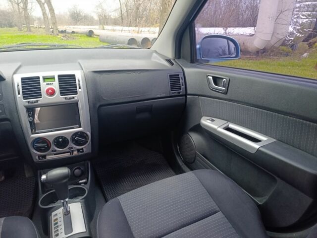 Синий Хендай Гетц, объемом двигателя 1.4 л и пробегом 210 тыс. км за 4500 $, фото 6 на Automoto.ua