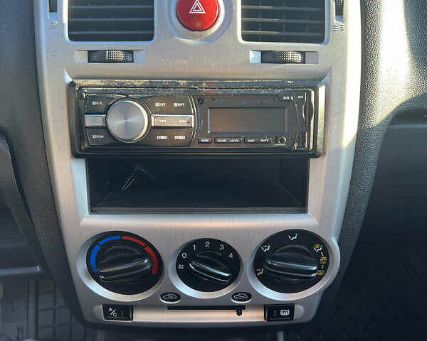 Синий Хендай Гетц, объемом двигателя 1.4 л и пробегом 236 тыс. км за 3200 $, фото 16 на Automoto.ua