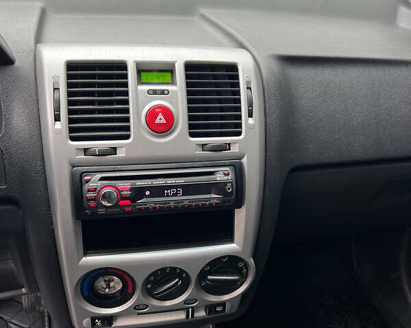 Синий Хендай Гетц, объемом двигателя 1.4 л и пробегом 235 тыс. км за 4700 $, фото 13 на Automoto.ua