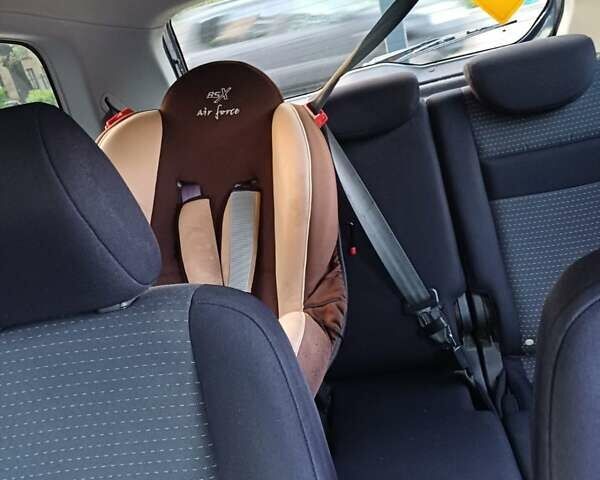 Синий Хендай Гетц, объемом двигателя 1.1 л и пробегом 204 тыс. км за 3400 $, фото 3 на Automoto.ua