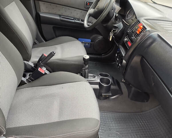 Зеленый Хендай Гетц, объемом двигателя 1.34 л и пробегом 212 тыс. км за 2950 $, фото 8 на Automoto.ua