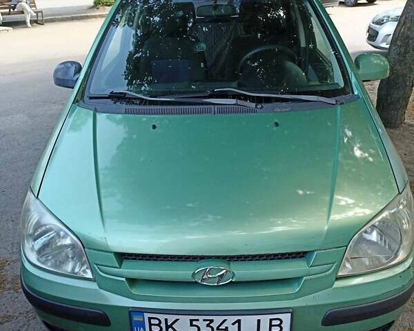 Зеленый Хендай Гетц, объемом двигателя 1.3 л и пробегом 230 тыс. км за 3800 $, фото 3 на Automoto.ua