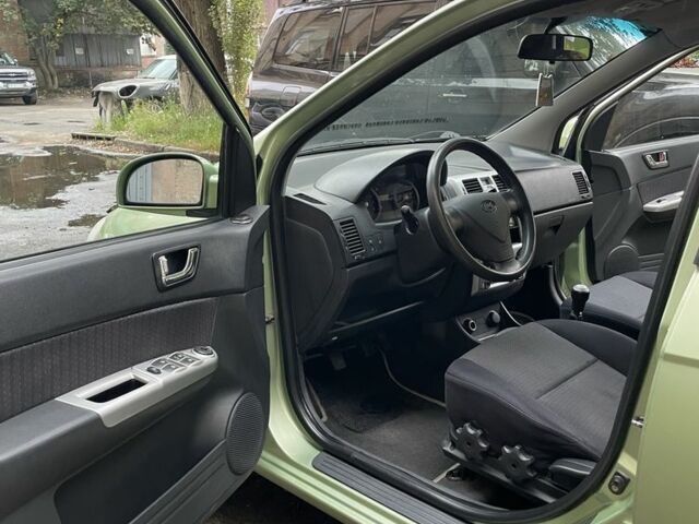 Зеленый Хендай Гетц, объемом двигателя 1.4 л и пробегом 218 тыс. км за 3500 $, фото 4 на Automoto.ua