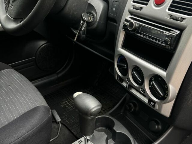 Зеленый Хендай Гетц, объемом двигателя 1.4 л и пробегом 236 тыс. км за 4950 $, фото 5 на Automoto.ua