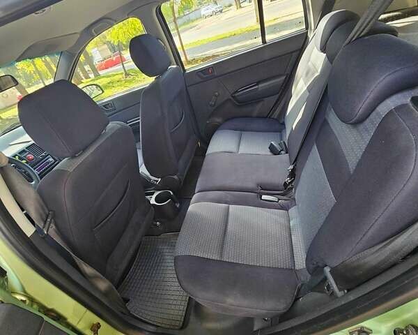 Зеленый Хендай Гетц, объемом двигателя 1.4 л и пробегом 173 тыс. км за 4000 $, фото 4 на Automoto.ua