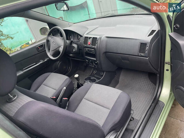 Зеленый Хендай Гетц, объемом двигателя 1.1 л и пробегом 116 тыс. км за 3700 $, фото 3 на Automoto.ua