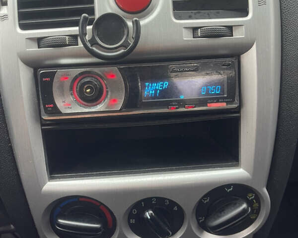 Зеленый Хендай Гетц, объемом двигателя 1.4 л и пробегом 165 тыс. км за 3400 $, фото 10 на Automoto.ua