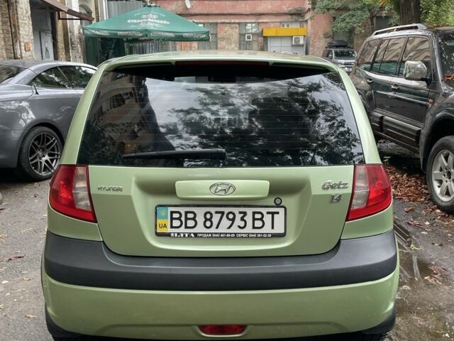 Зеленый Хендай Гетц, объемом двигателя 1.4 л и пробегом 218 тыс. км за 3500 $, фото 3 на Automoto.ua