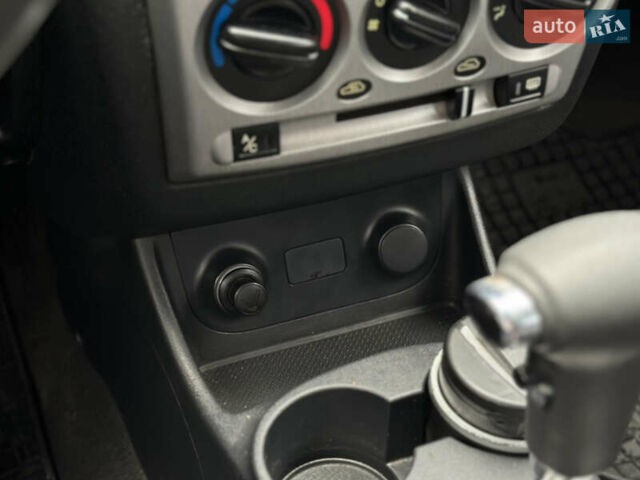 Зеленый Хендай Гетц, объемом двигателя 1.4 л и пробегом 132 тыс. км за 4650 $, фото 35 на Automoto.ua