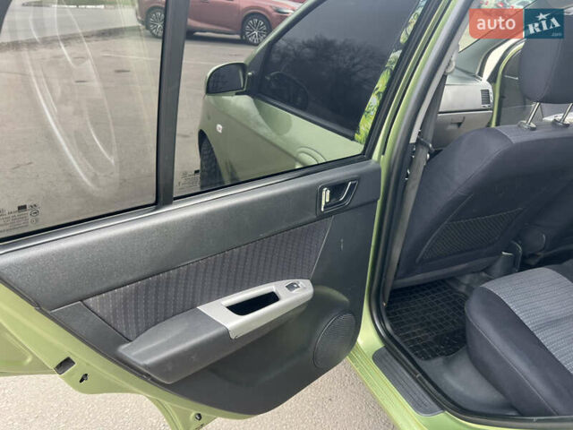 Зеленый Хендай Гетц, объемом двигателя 1.4 л и пробегом 252 тыс. км за 5700 $, фото 7 на Automoto.ua