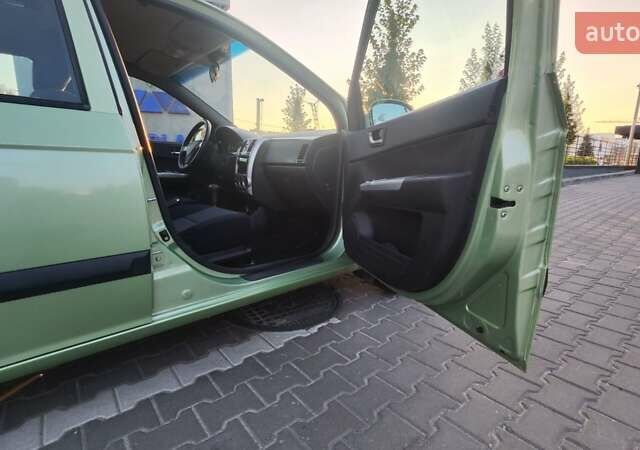 Зеленый Хендай Гетц, объемом двигателя 1.4 л и пробегом 120 тыс. км за 6800 $, фото 3 на Automoto.ua