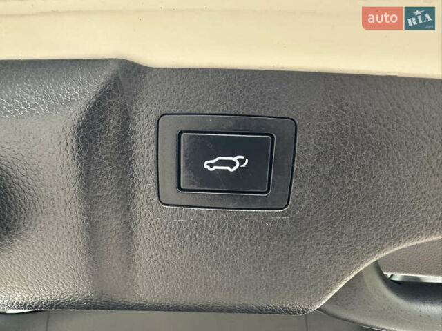 Белый Хендай Гранд Санта Фе, объемом двигателя 2.2 л и пробегом 208 тыс. км за 17700 $, фото 23 на Automoto.ua