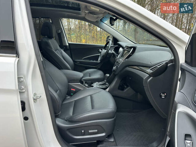 Белый Хендай Гранд Санта Фе, объемом двигателя 2.2 л и пробегом 208 тыс. км за 17700 $, фото 27 на Automoto.ua