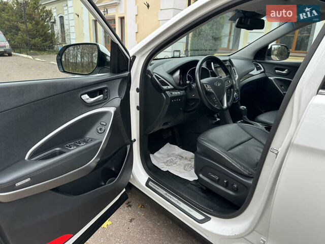 Белый Хендай Гранд Санта Фе, объемом двигателя 2.2 л и пробегом 208 тыс. км за 17700 $, фото 17 на Automoto.ua