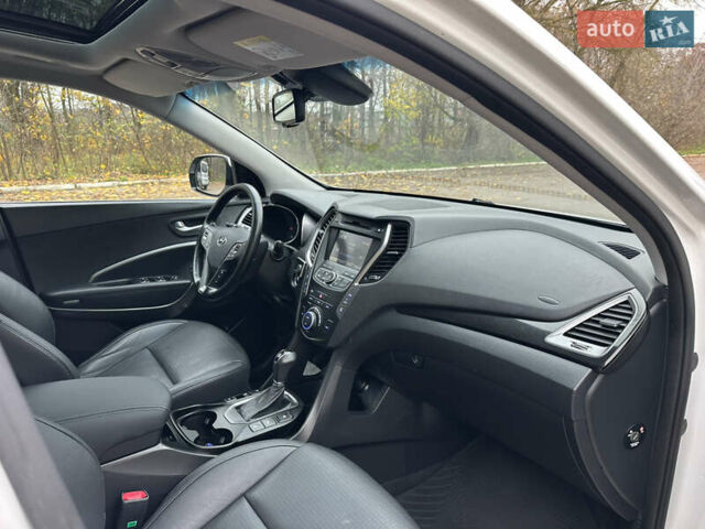 Белый Хендай Гранд Санта Фе, объемом двигателя 2.2 л и пробегом 208 тыс. км за 17700 $, фото 28 на Automoto.ua