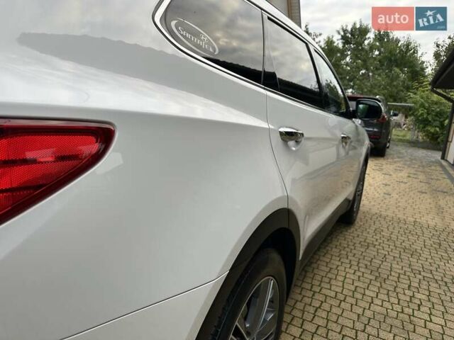 Белый Хендай Гранд Санта Фе, объемом двигателя 2.2 л и пробегом 231 тыс. км за 19197 $, фото 137 на Automoto.ua