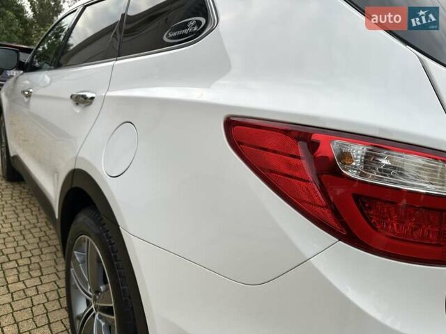 Белый Хендай Гранд Санта Фе, объемом двигателя 2.2 л и пробегом 231 тыс. км за 19197 $, фото 118 на Automoto.ua