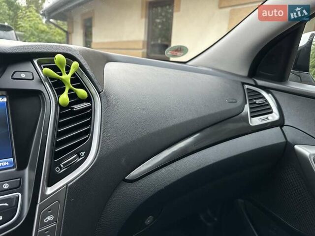 Белый Хендай Гранд Санта Фе, объемом двигателя 2.2 л и пробегом 231 тыс. км за 19197 $, фото 29 на Automoto.ua