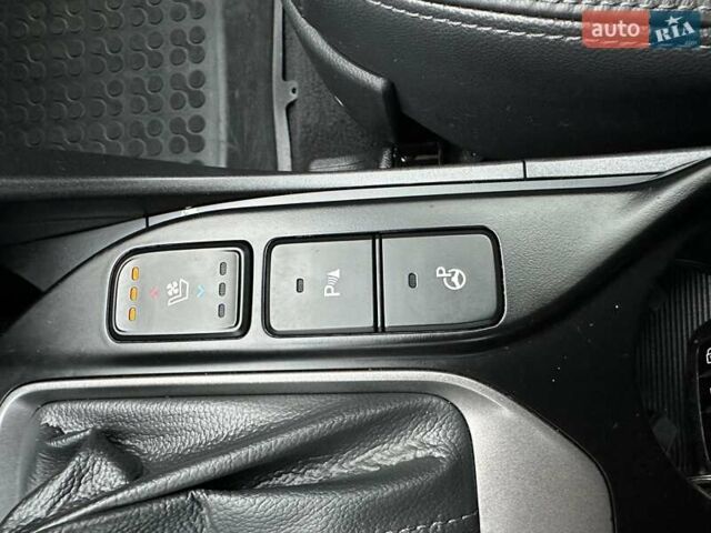 Белый Хендай Гранд Санта Фе, объемом двигателя 2.2 л и пробегом 231 тыс. км за 19197 $, фото 32 на Automoto.ua