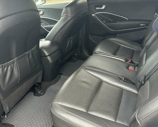 Белый Хендай Гранд Санта Фе, объемом двигателя 2.2 л и пробегом 187 тыс. км за 19800 $, фото 7 на Automoto.ua