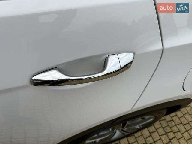 Белый Хендай Гранд Санта Фе, объемом двигателя 2.2 л и пробегом 231 тыс. км за 19197 $, фото 117 на Automoto.ua