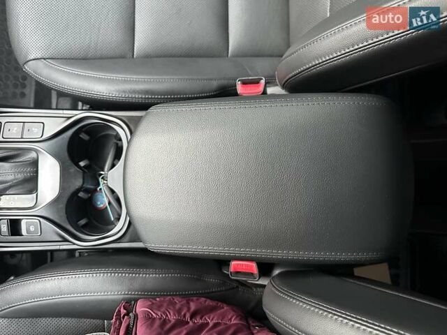 Белый Хендай Гранд Санта Фе, объемом двигателя 2.2 л и пробегом 231 тыс. км за 19197 $, фото 30 на Automoto.ua