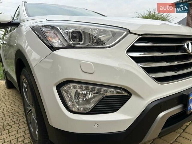 Белый Хендай Гранд Санта Фе, объемом двигателя 2.2 л и пробегом 231 тыс. км за 19197 $, фото 130 на Automoto.ua